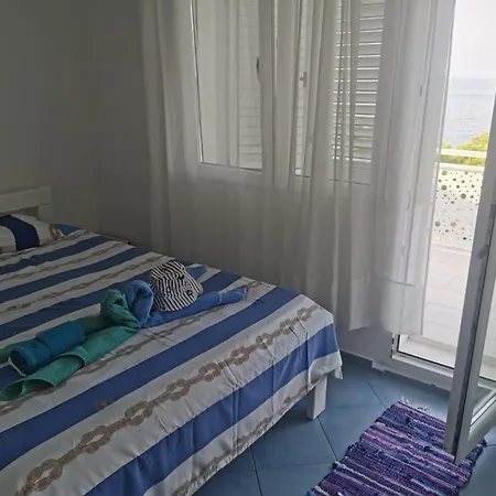 By The Sea - 5125 Murter