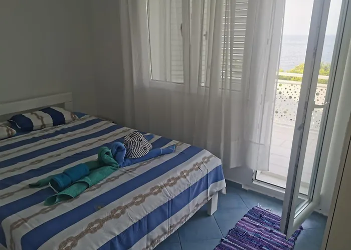 By The Sea - 5125 Murter