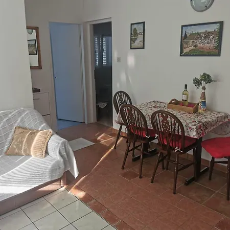 By The Sea - 5125 Murter